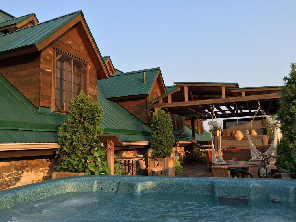 Hotel Manoir Ramezay Marieville Exterior foto
